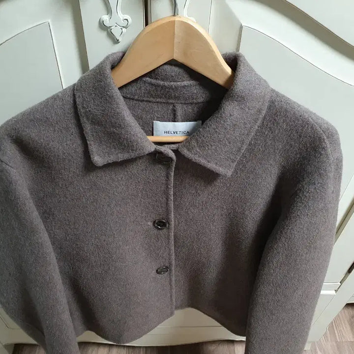 [SOLD OUT] 헬베티카 핸드메이드 숏코트 브라운