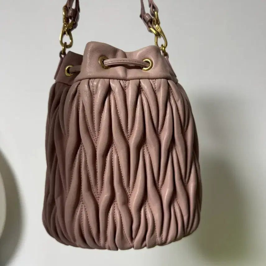 [BUNJANG] Miu Miu Bucket Bag / 미우미우 버킷백