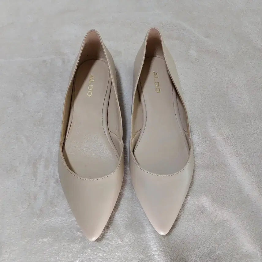 [BUNJANG] ALDO Beige Flat Shoes (Size 230) / (230)알도 베이지색 플랫슈즈