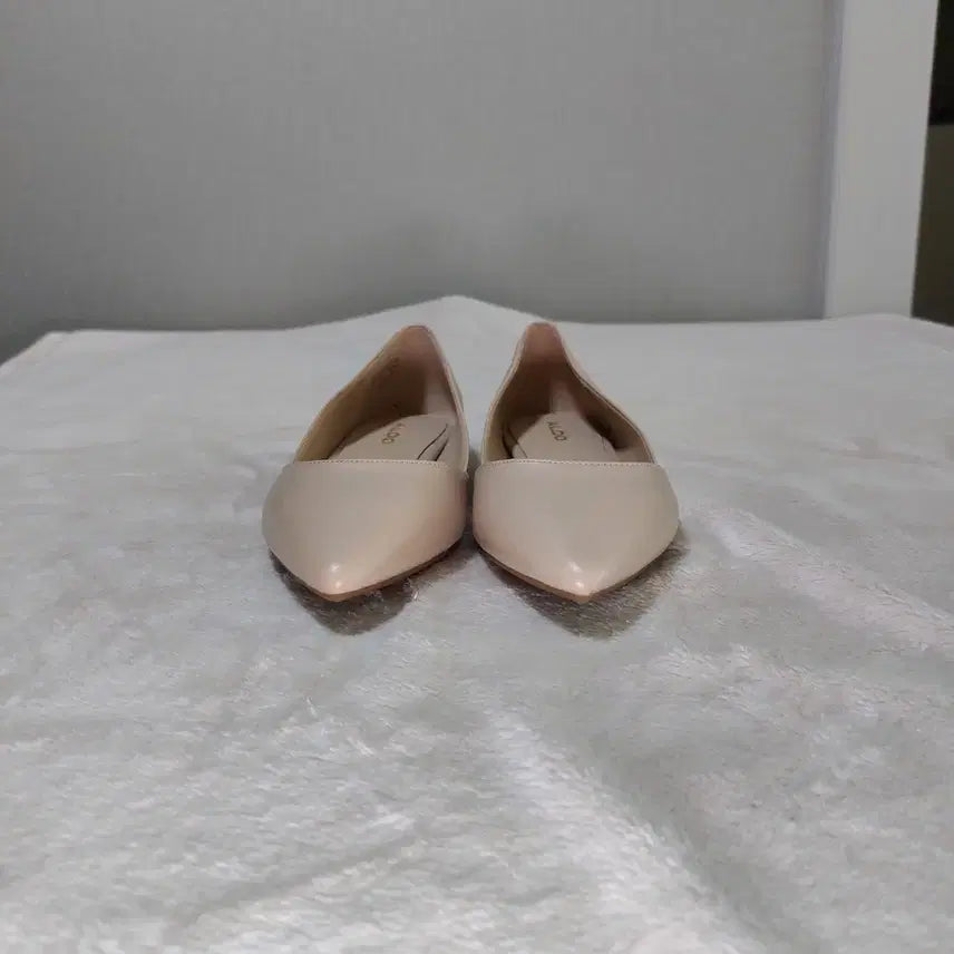 [BUNJANG] ALDO Beige Flat Shoes (Size 230) / (230)알도 베이지색 플랫슈즈