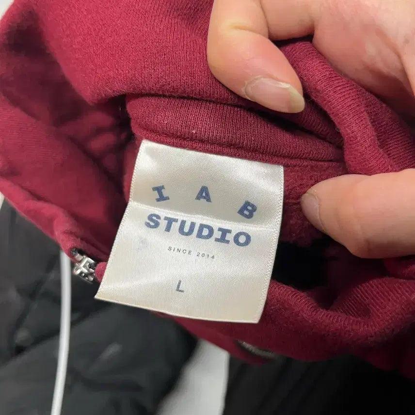 [BUNJANG] IAB Studio Cotton Half-Zip Pullover Maroon / IAB 스튜디오 코튼 하프집업 풀오버 마룬