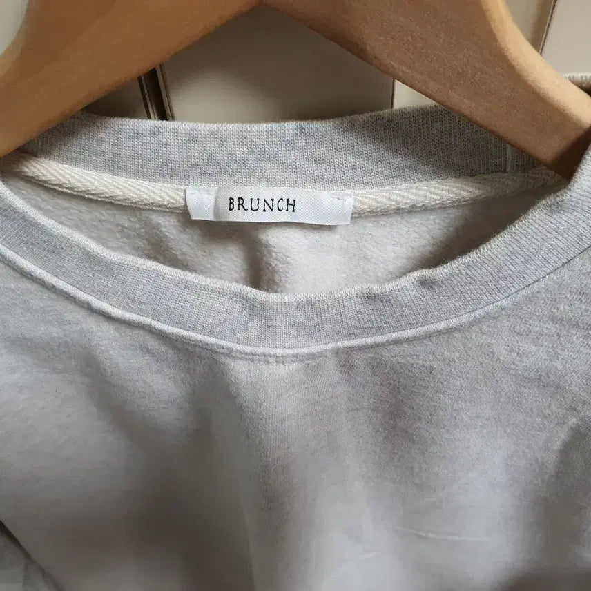 [BUNJANG] Brunch Oatmeal Fleece Sweatshirt / br 브런치 기모 맨투맨 (오트밀 색상)