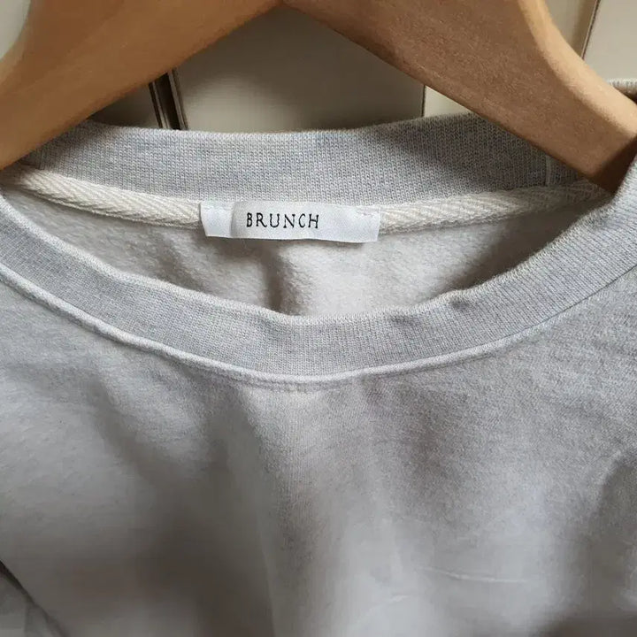 [BUNJANG] Brunch Oatmeal Fleece Sweatshirt / br 브런치 기모 맨투맨 (오트밀 색상)