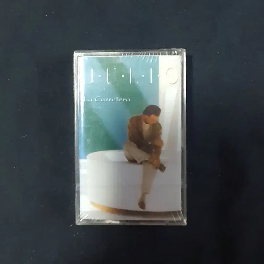 [BUNJANG] Julio Iglesias La Carretera Cassette Tape / 미개봉.훌리오이글레시아스 La Carretera 카세트테이프