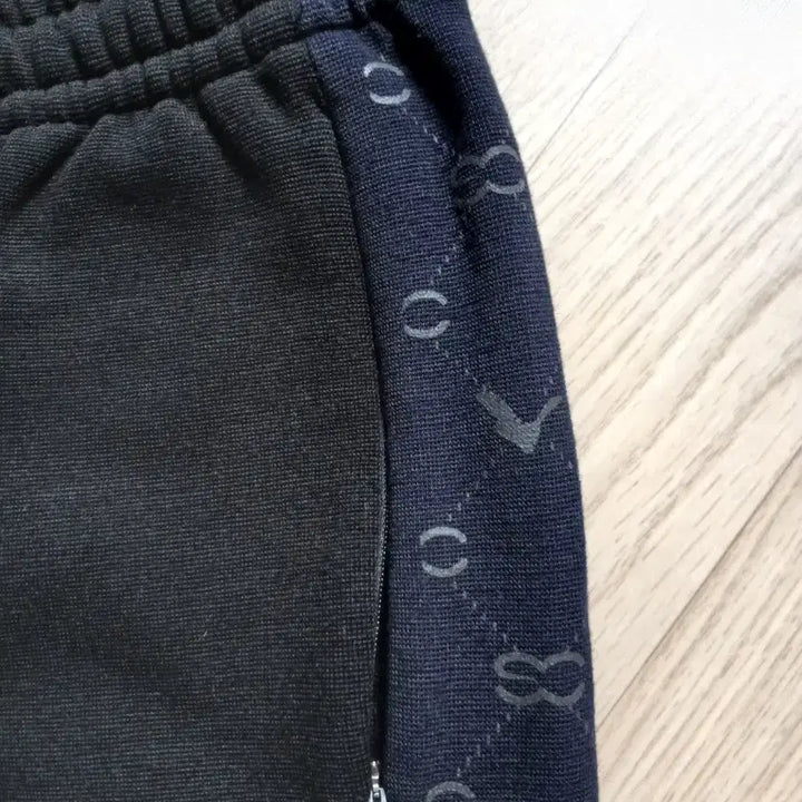 [BUNJANG] SOUTHCAPE Training Set (Top & Bottom) - Black L / SOUTHCAPE  트레이닝 상 하의 세트 새상품