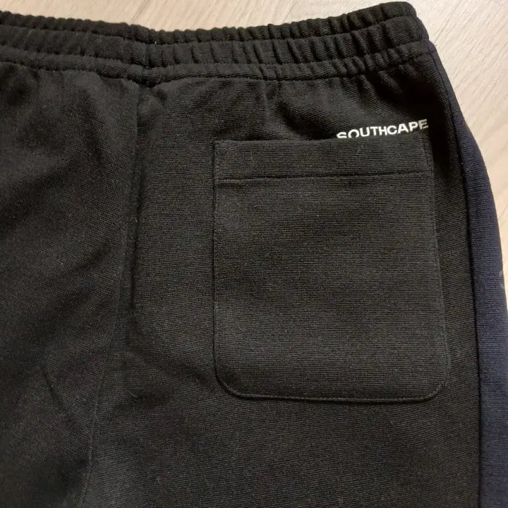 [BUNJANG] SOUTHCAPE Training Set (Top & Bottom) - Black L / SOUTHCAPE  트레이닝 상 하의 세트 새상품