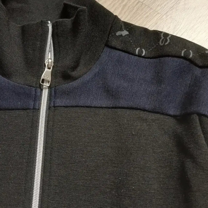 [BUNJANG] SOUTHCAPE Training Set (Top & Bottom) - Black L / SOUTHCAPE  트레이닝 상 하의 세트 새상품