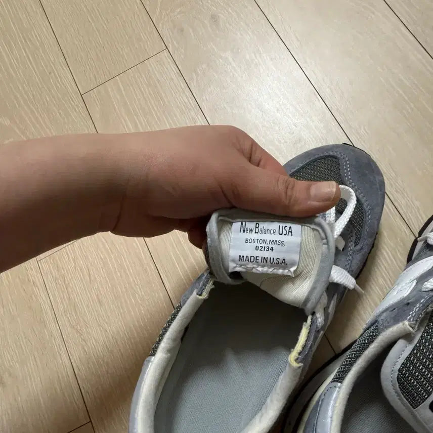 [BUNJANG] New Balance 990v1 Made in Grey Sneakers / 뉴발란스 990v1 메이드 그레이 225사이즈
