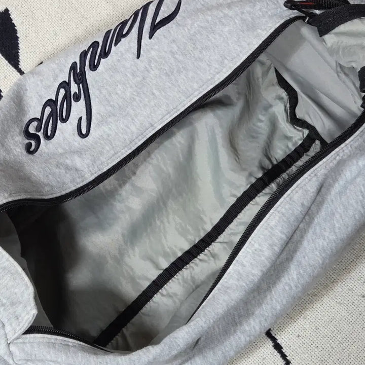 [SOLD OUT] 00S 엠엘비 뉴욕 양키스 코튼 올드스쿨 더플백