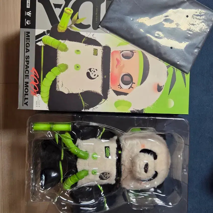[BUNJANG] Space Molly 400% Panda Figure / 스페이스몰리 400% 판다