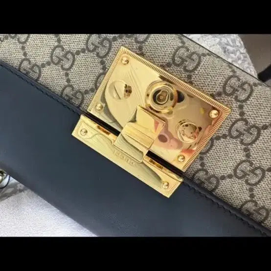 [BUNJANG] Gucci GG Supreme Padlock Mini Shoulder Bag / 구찌 GG 수프림 패드락 미니 숄더백