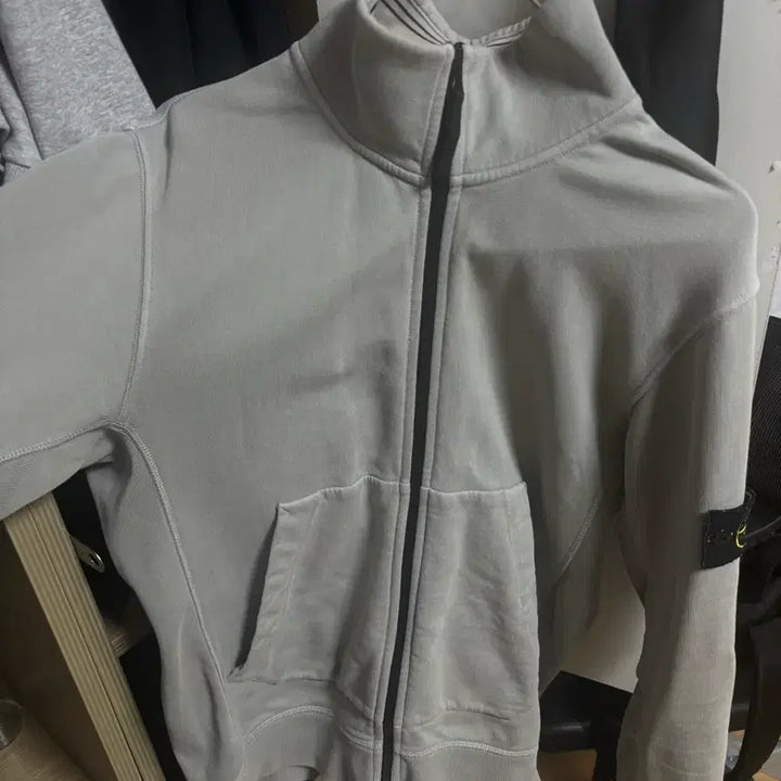 [BUNJANG] Stone Island Gray Zip-up Jacket / 스톤아일랜드 그레이 집업 95M
