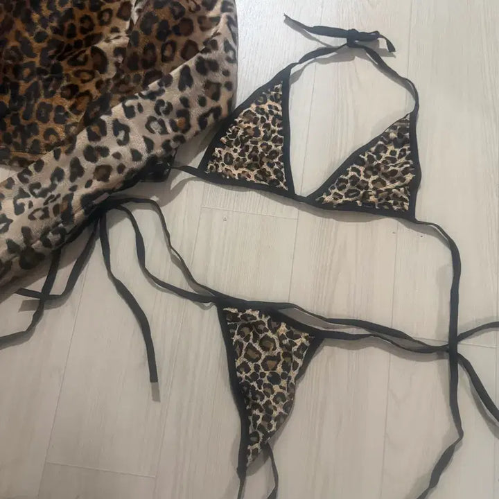 [BUNJANG] Hoppi Bikini Swimsuit Set / 호피 비키니 수영복 세트 섹시 속옷 코스프레