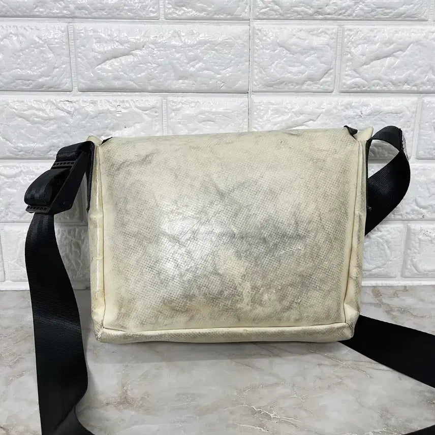 [BUNJANG] Freitag F12 Dragnet Crossbody Bag / [정품] 프라이탁 F11 라씨(LASSIE) 크로스백