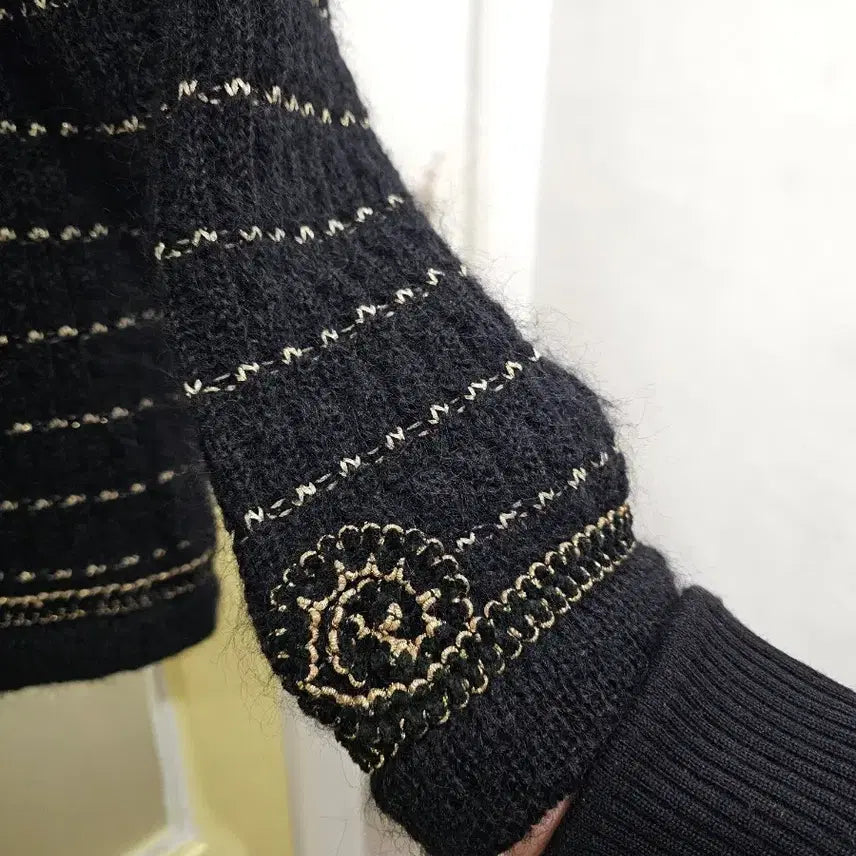 [BUNJANG] Black Gold Wool Cardigan / 샤st 블랙골드 울 가디건