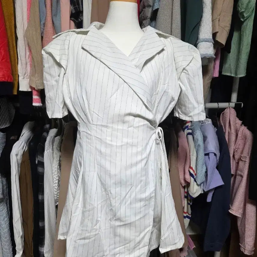 [BUNJANG] White Striped Wrap Mini Dress / 화이트 스트라이프 랩 미니 원피스