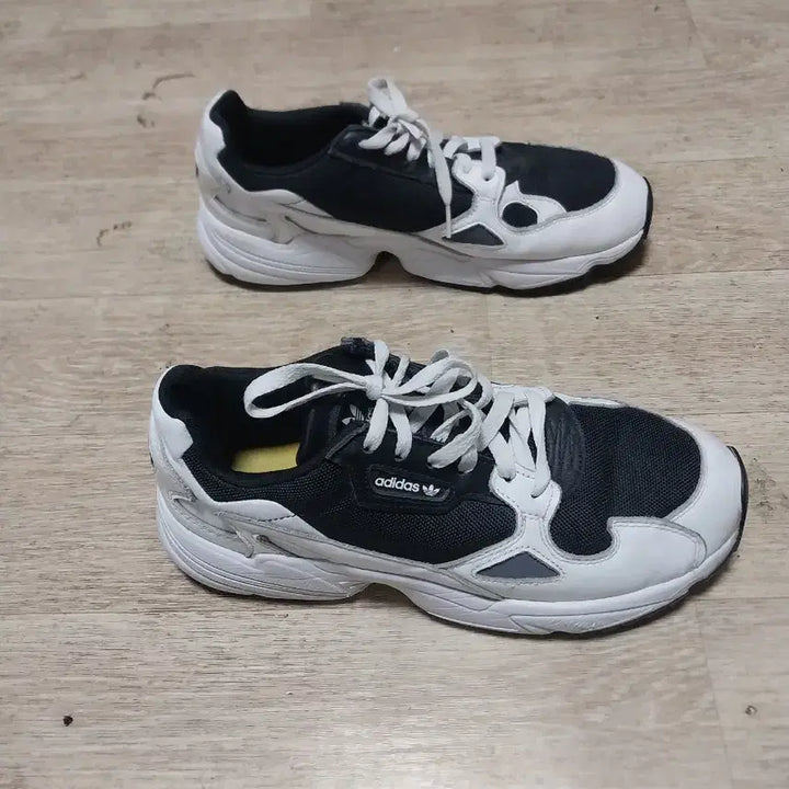 [BUNJANG] Adidas Falcon Sneakers / 아디다스/275) 팔콘  운동화