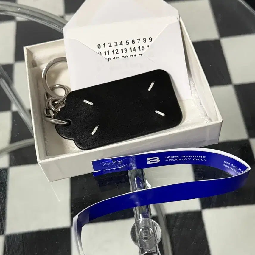 [BUNJANG] Maison Margiela Keyring / 메종마르지엘라 키링 판매합니다.