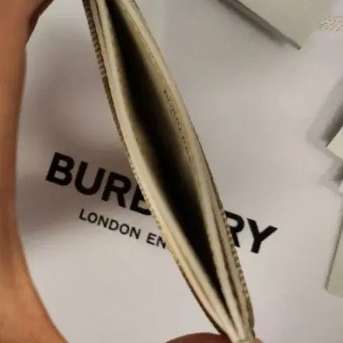 [BUNJANG] Unused Check Card Wallet / 버버리체크카드지갑(미사용)