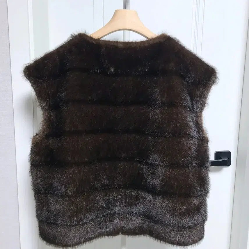 [BUNJANG] High-Quality Horizontal Mink Eco-Fur Vest / <새상품> 고퀄 호리젠탈 밍크 에코퍼 페이크퍼 베스트