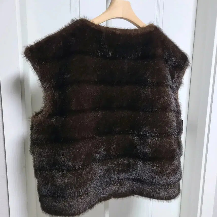 [BUNJANG] High-Quality Horizontal Mink Eco-Fur Vest / <새상품> 고퀄 호리젠탈 밍크 에코퍼 페이크퍼 베스트