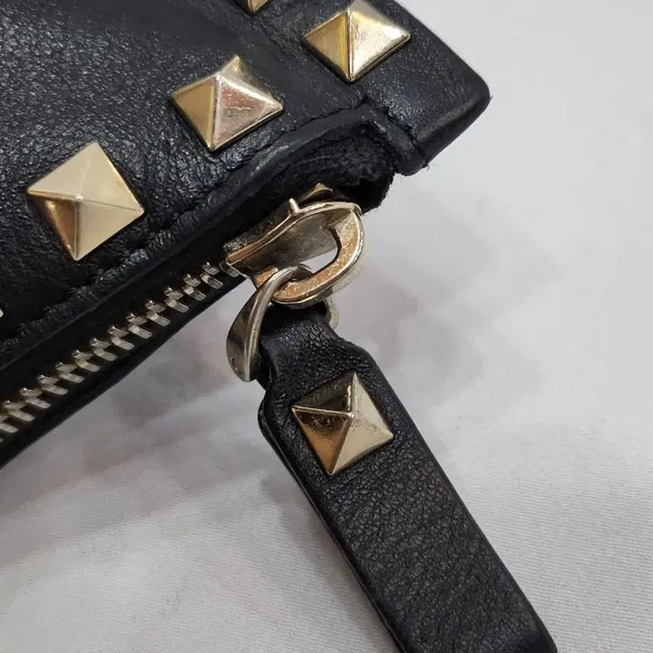 [BUNJANG] Valentino Black Studded Clutch Bag / (정품)발렌티노 블랙 스터드 클러치백
