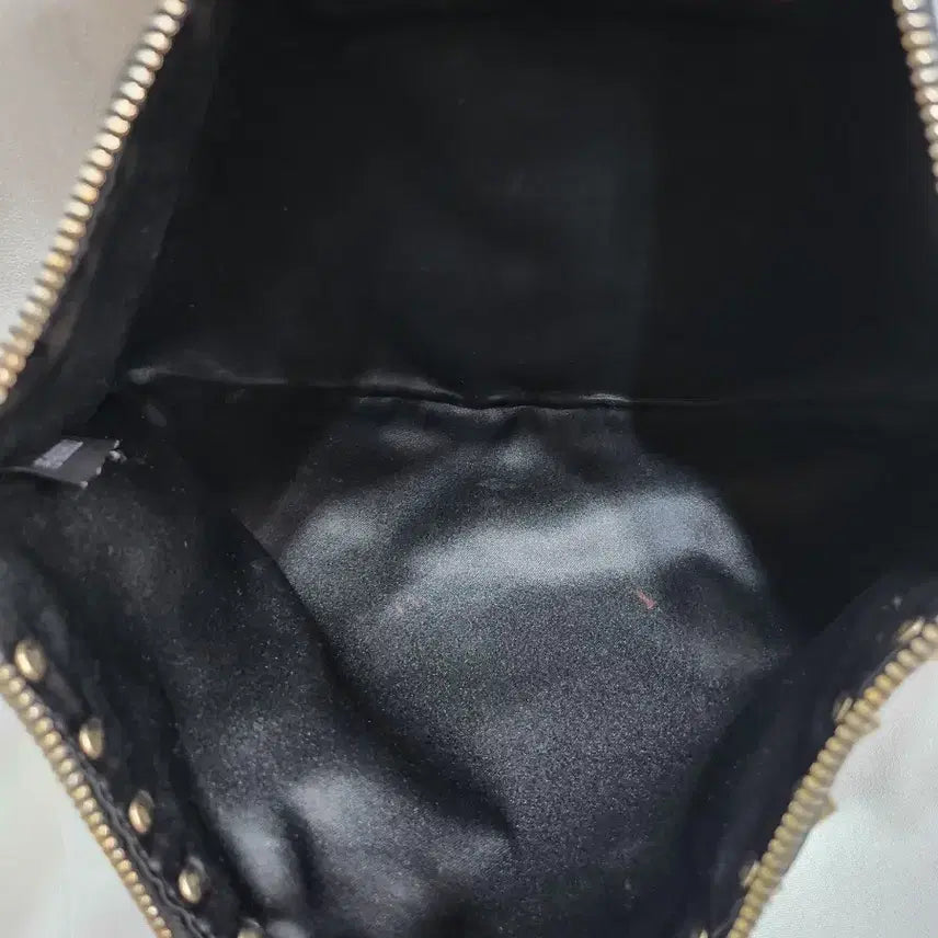 [BUNJANG] Valentino Black Studded Clutch Bag / (정품)발렌티노 블랙 스터드 클러치백