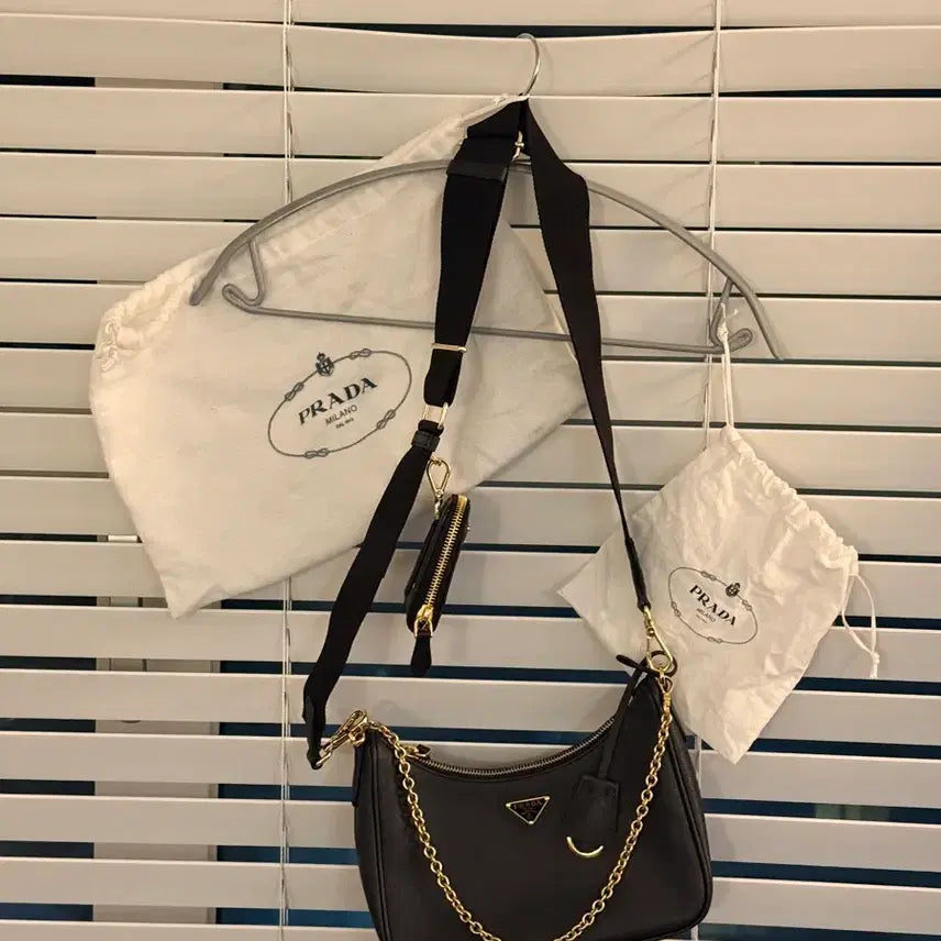 [BUNJANG] Prada Re-Edition 2005 Saffiano Shoulder Bag / 프라다 리에디션 2005 사피아노 숄더백