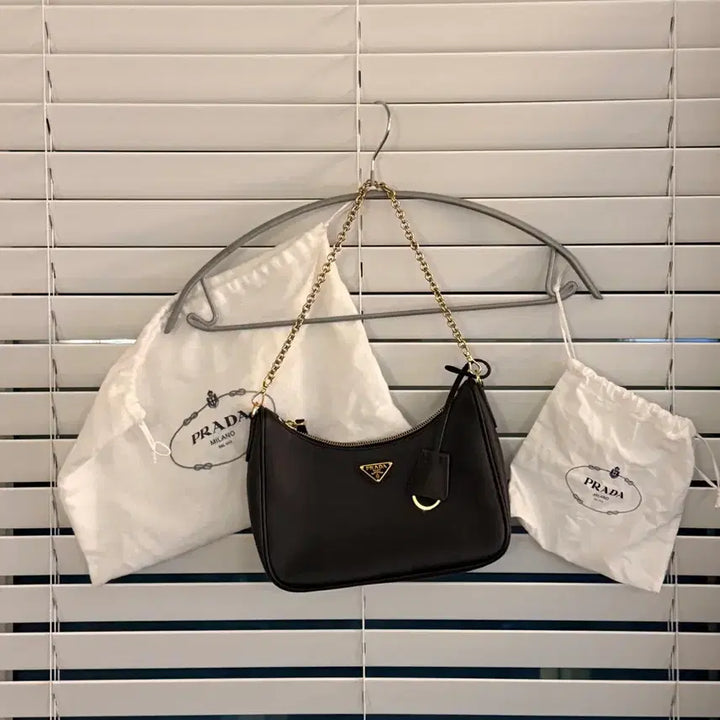 [BUNJANG] Prada Re-Edition 2005 Saffiano Shoulder Bag / 프라다 리에디션 2005 사피아노 숄더백