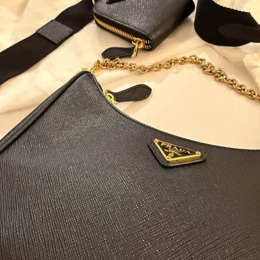 [BUNJANG] Prada Re-Edition 2005 Saffiano Shoulder Bag / 프라다 리에디션 2005 사피아노 숄더백