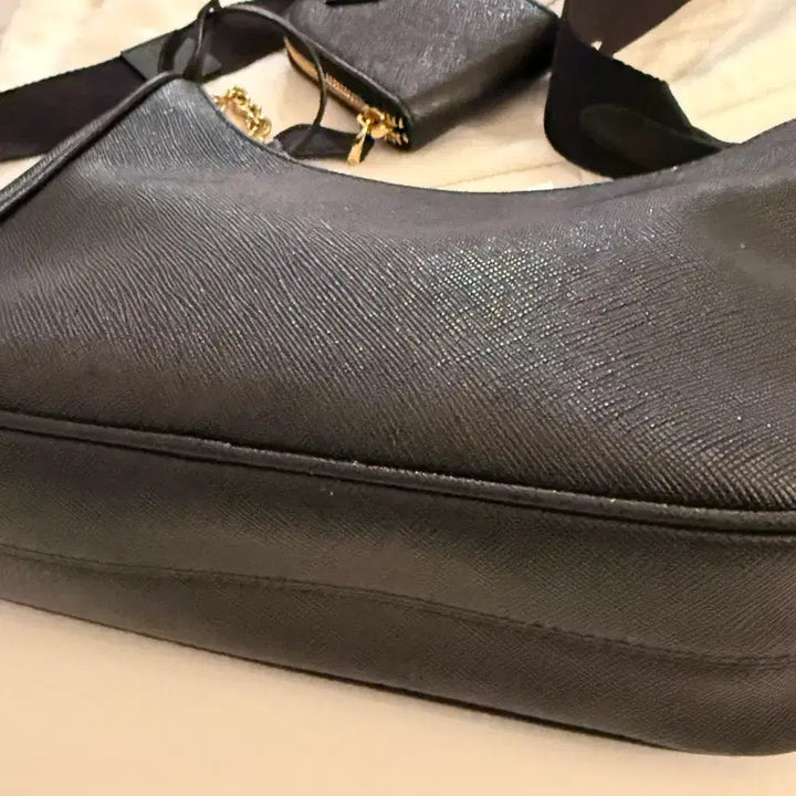 [BUNJANG] Prada Re-Edition 2005 Saffiano Shoulder Bag / 프라다 리에디션 2005 사피아노 숄더백