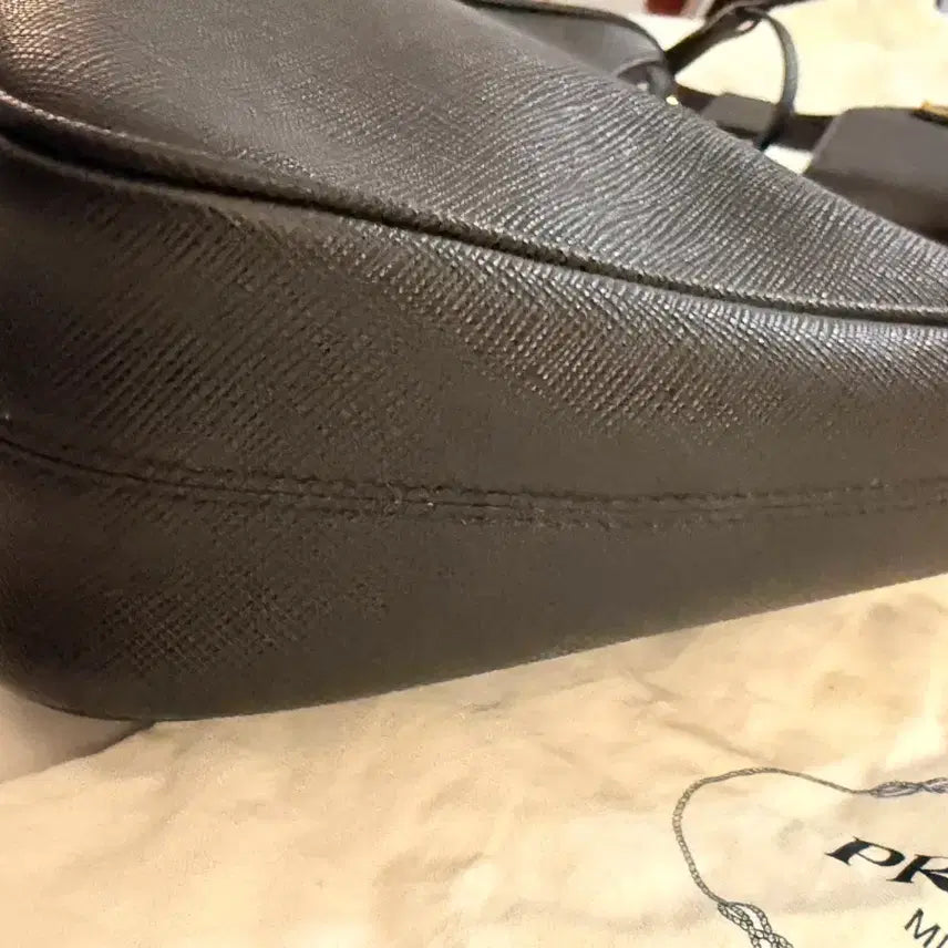 [BUNJANG] Prada Re-Edition 2005 Saffiano Shoulder Bag / 프라다 리에디션 2005 사피아노 숄더백