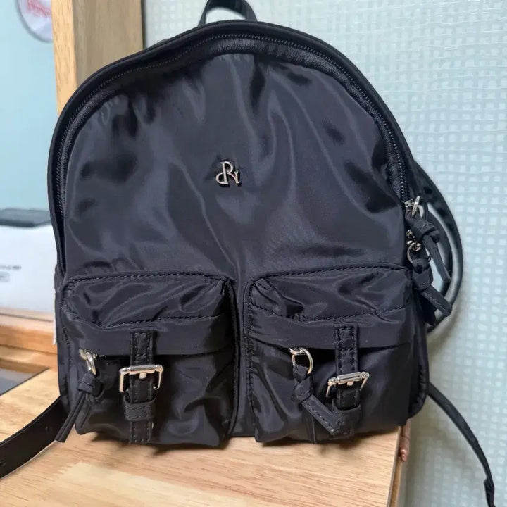 [BUNJANG] Dearis Moarin Karina Kim Hye Yoon Mini Backpack - Black / 디어니스 모린 미니백팩 카리나 가방 김혜윤 가방 백팩 블랙