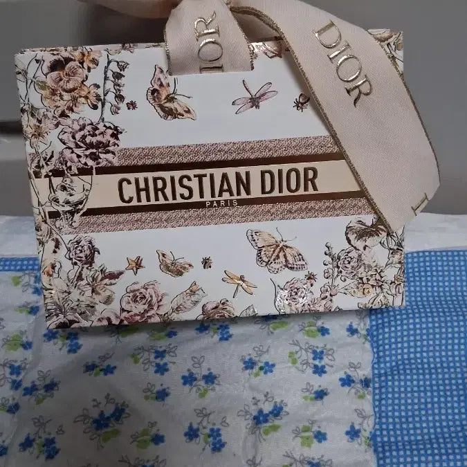 [BUNJANG] Dior Rouge Dior Satin Lipstick / 디올 립스틱 844 루즈 디올 사틴 립스틱 미착용