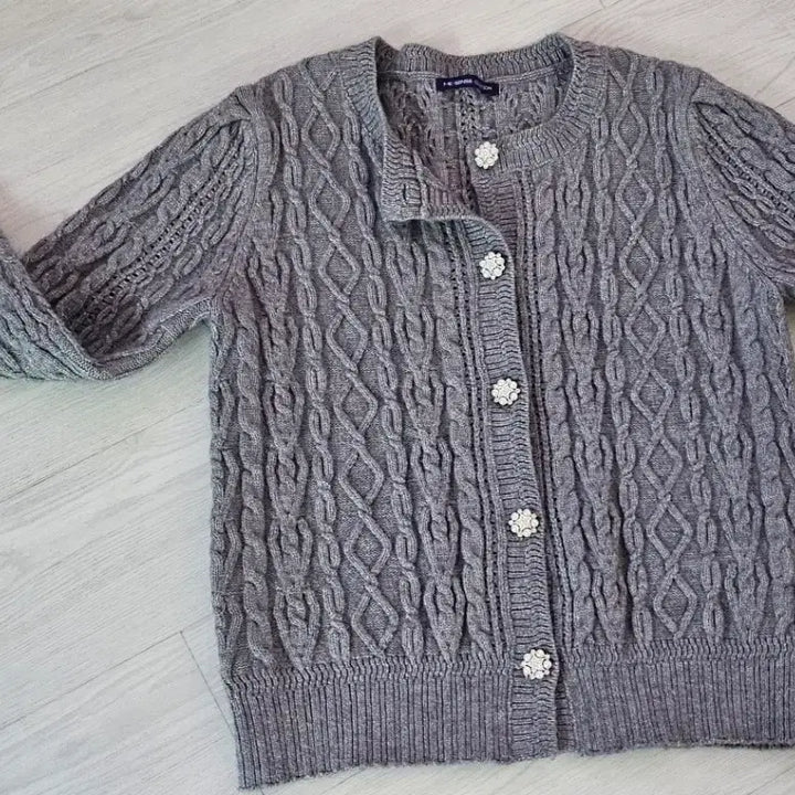 [BUNJANG] ME-SENSE Cable Knit Cardigan / 미센스 진주단추  케이블 니트 가디건 Free