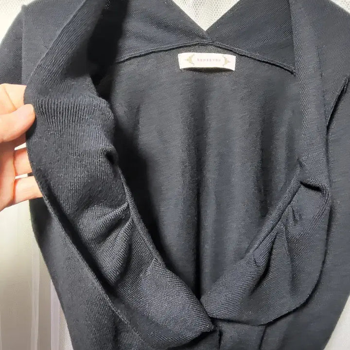 [BUNJANG] RENEEVON Black Floral Button Short Sleeve Cardigan / 레니본 RENEEVON 블랙 꽃단추 반팔 모 가디건