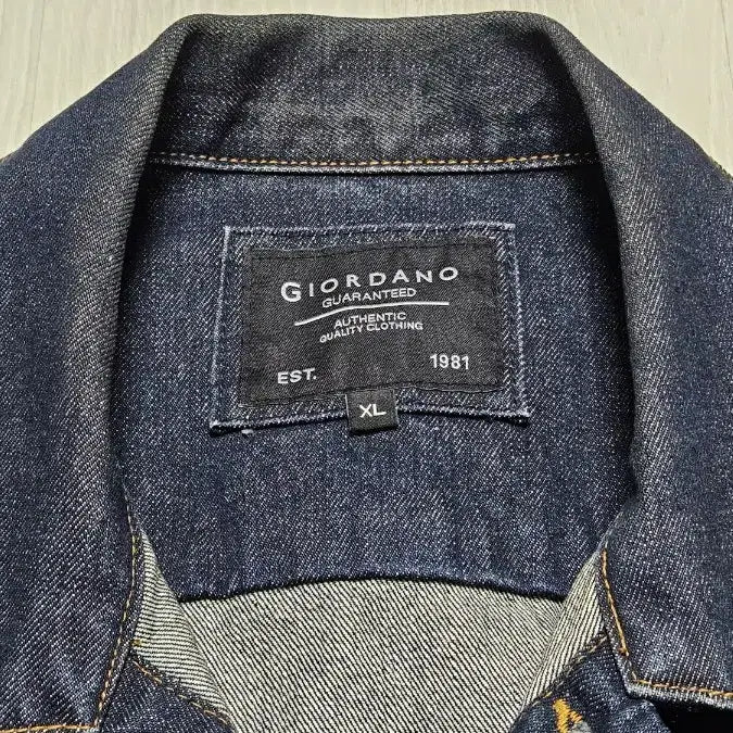 [BUNJANG] Giordano Men's Denim Jacket XL / [의류] 지오다노 남성 데님 진청자켓 XL (팔이 긴 분 추천)