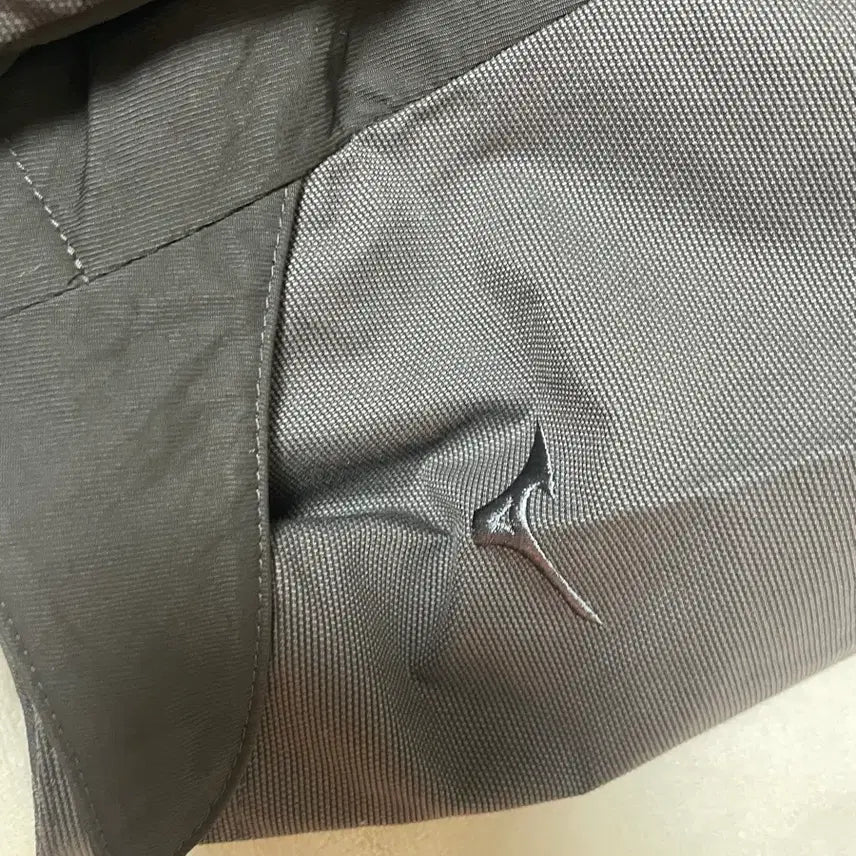 [BUNJANG] Insilence X Mizuno Obsidian Jacket Charcoal M / 인사일런스 X 미즈노 옵시디언 자켓 차콜 M