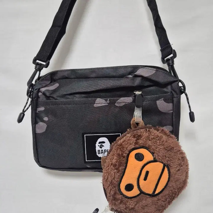[BUNJANG] BAPE Detachable Pouch Bag / 베이프 파우치 탈부착 새가방