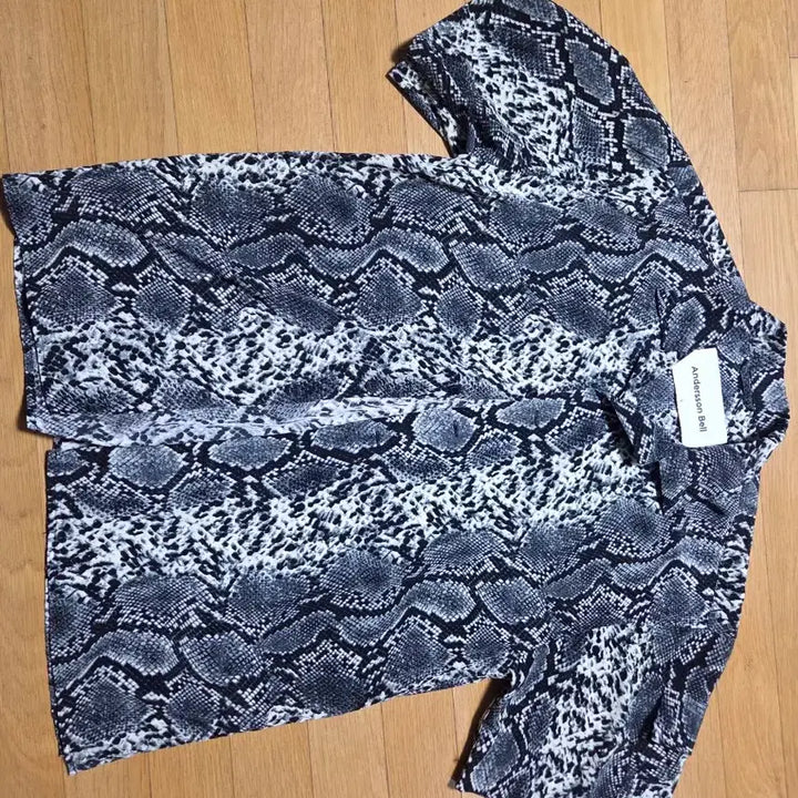 [SOLD OUT] 앤더슨벨 뮤어 파이톤 뱀피 셔츠 L