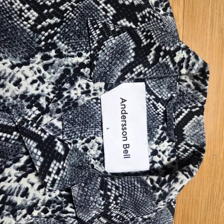 [BUNJANG] Anderson Bell Muir Python Shirt L / 앤더슨벨 뮤어 파이톤 뱀피 셔츠 L