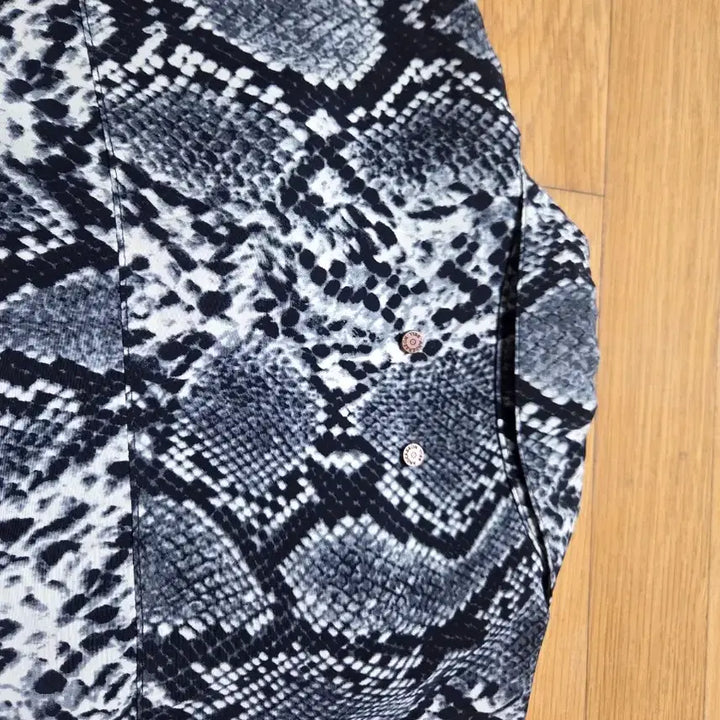 [BUNJANG] Anderson Bell Muir Python Shirt L / 앤더슨벨 뮤어 파이톤 뱀피 셔츠 L