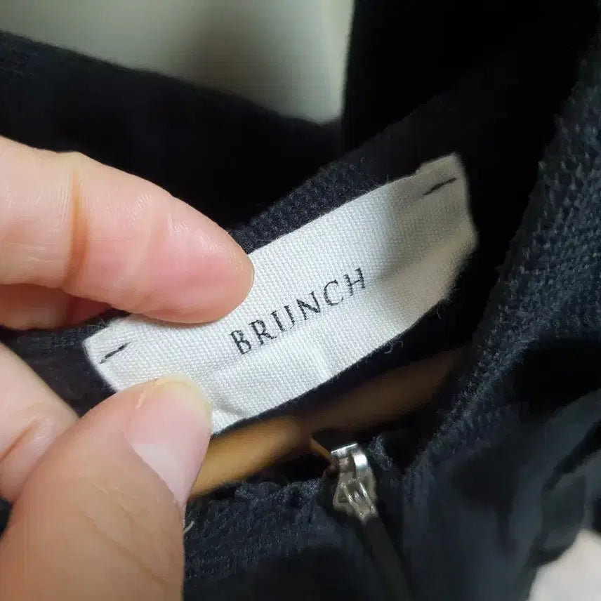 [BUNJANG] Brunch Black Hooded Zip-up / br 브런치 후드 집업 (블랙)