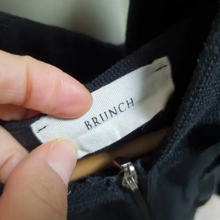 [BUNJANG] Brunch Black Hooded Zip-up / br 브런치 후드 집업 (블랙)