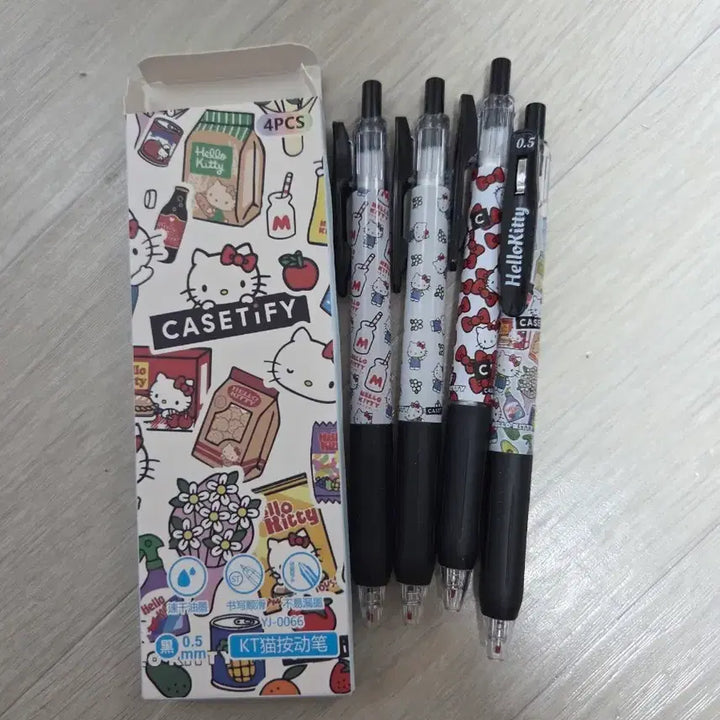 [BUNJANG] Casetify Hello Kitty 0.5mm 4-Color Ballpoint Pen Set / 케이스티파이 헬로키티 0.5mm 볼펜 4색 세트