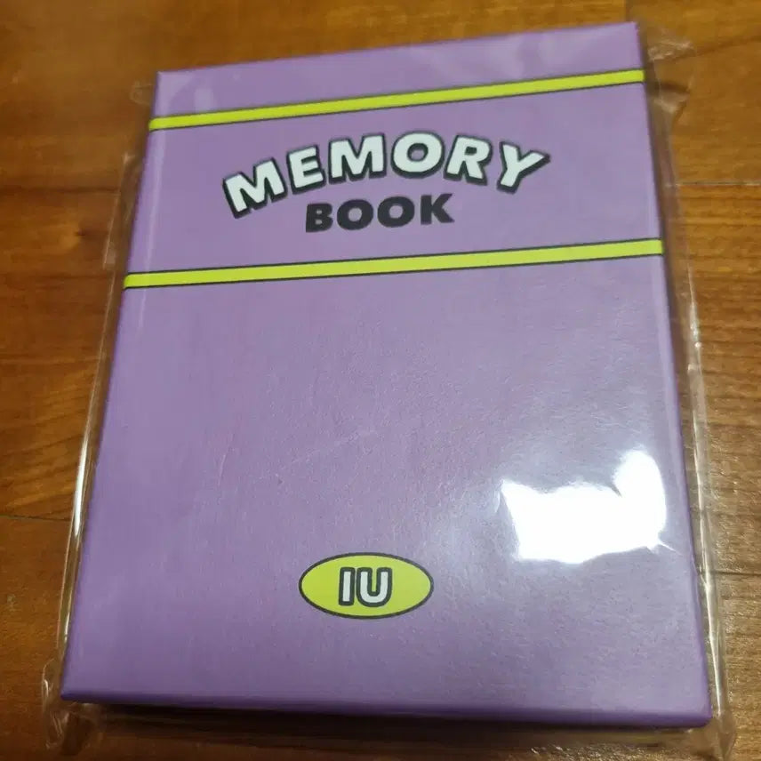 [BUNJANG] IU LILAC Keyring Memory Book Photocard Holder / 아이유 IU 13주년, LILAC 키링 메모리북 포토카드홀더 팝니다