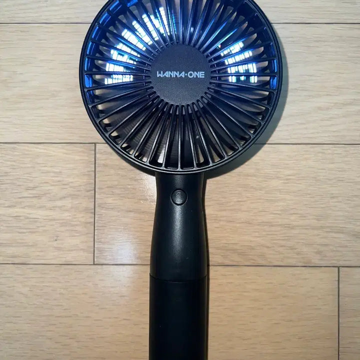 [BUNJANG] Wanna One Official Fan / 워너원 공식 선풍기