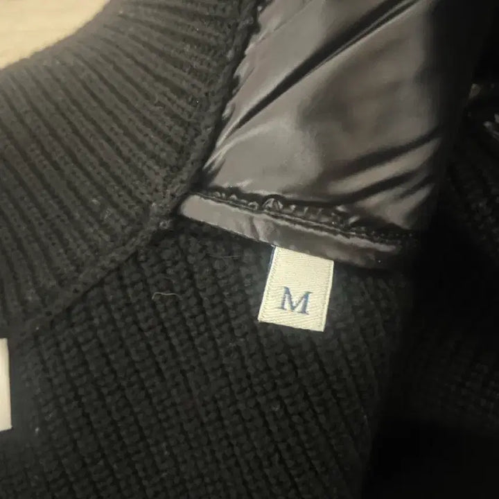 [BUNJANG] Moncler Knit Padded Jacket / 몽클레어 유광삼선 라이트닝 니트패딩 M 급처