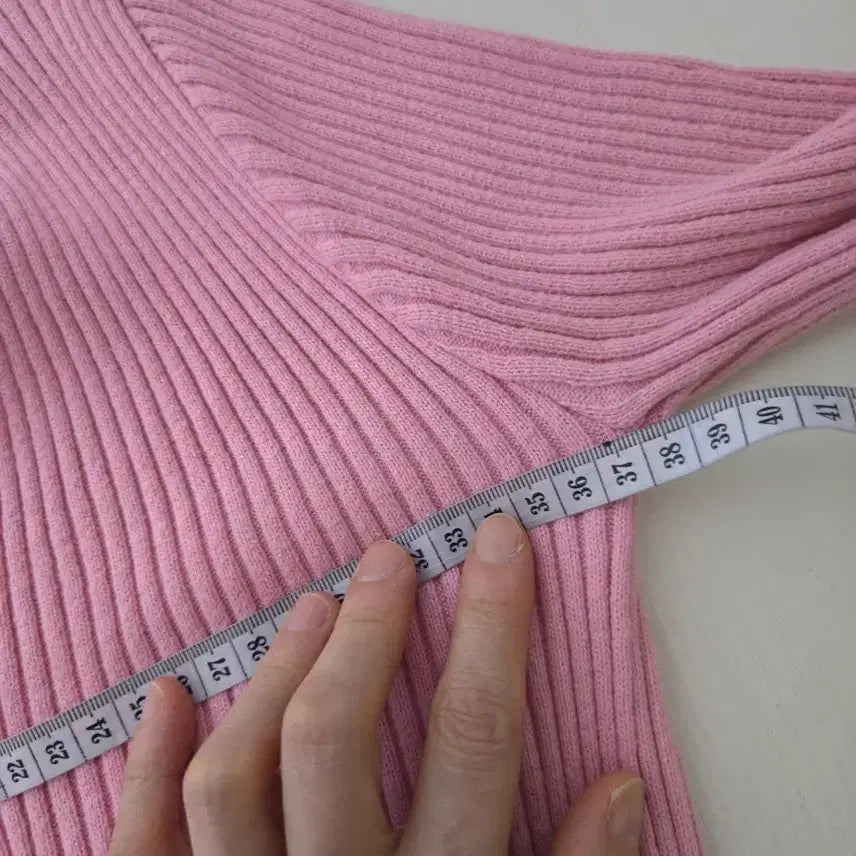 [BUNJANG] Pink V-Neck Ribbed Knit Mini Dress / 핑크 브이넥 골지 니트 미니 원피스. 새상품