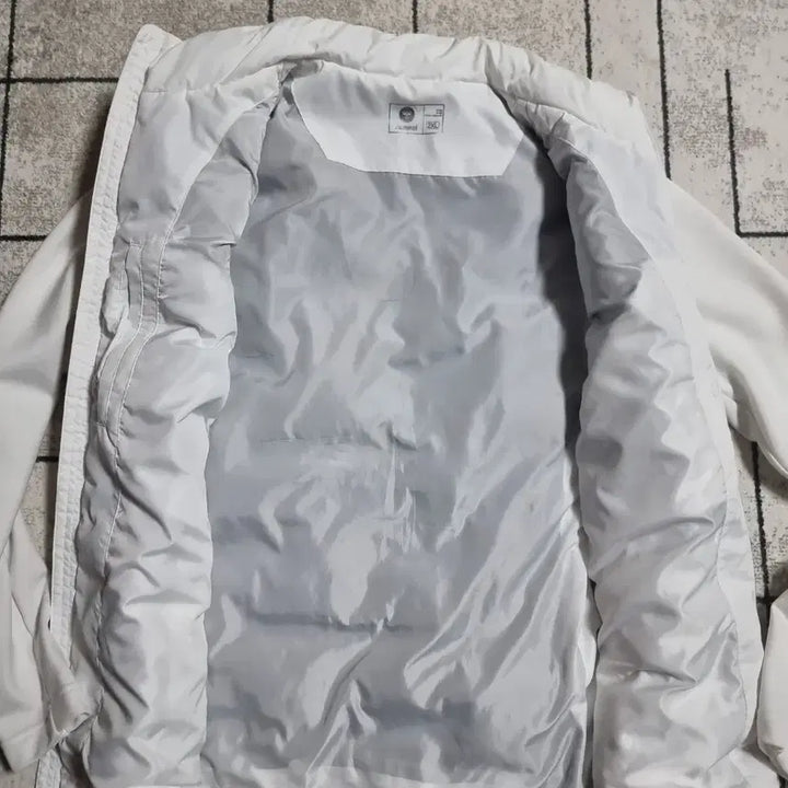[BUNJANG] Hummel Hybrid Padded Vest White / 험멜 하이브리드 패딩 조끼 집업 런닝 축구 골프 화이트 사이즈 L~XL